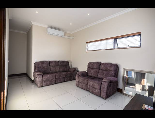 5 BEDROOM HOUSE TO LET IN PARKLANDS NORTH
